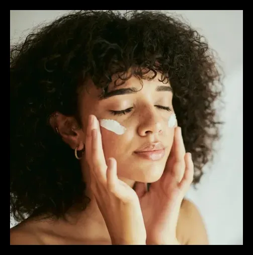 چشمموشی یا Widow's Peak چیست و چه نکاتی درباره آن باید بدانید؟